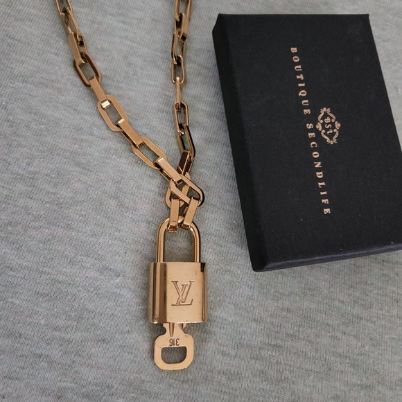 Authentic Louis Vuitton lock pendant - Picture 7 of 10